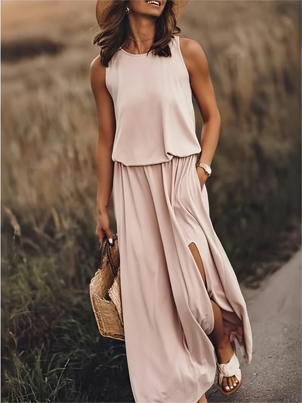 ROSALIA – ROCHIE LUNGĂ FĂRĂ MÂNECI