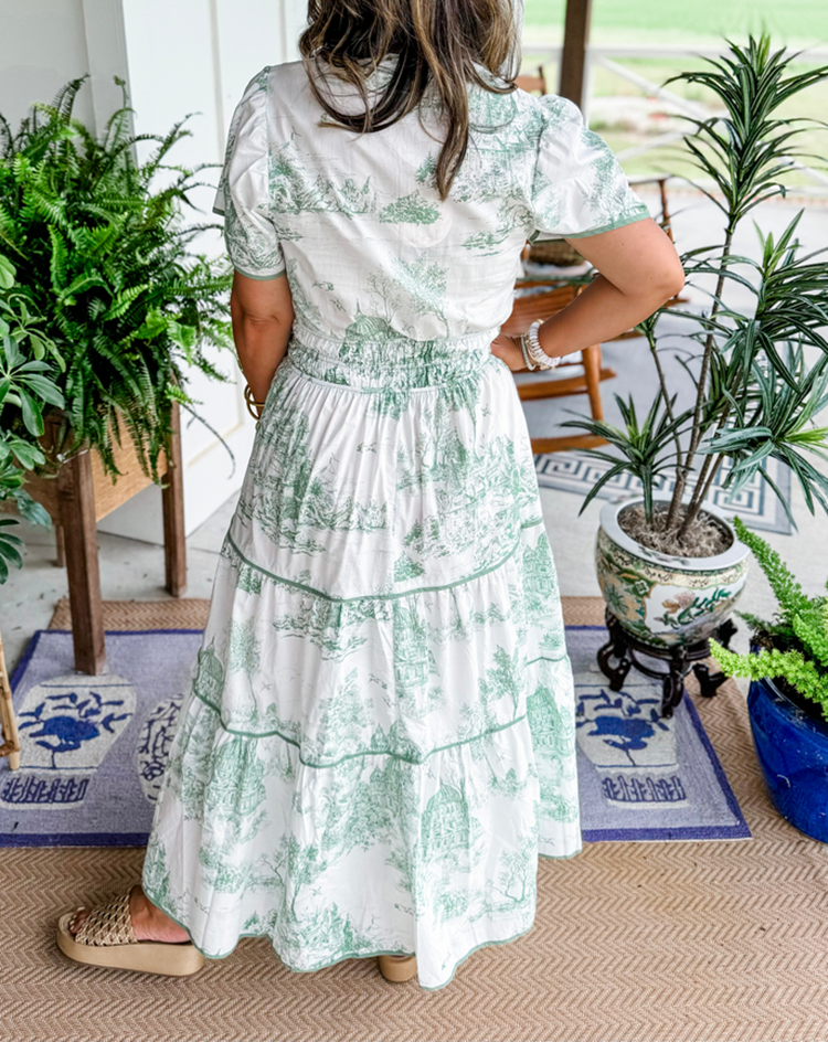 SAVANNAH – ELEGANȚĂ TIMPLESĂ ÎN ROCHIE MAXI CU VOLANE