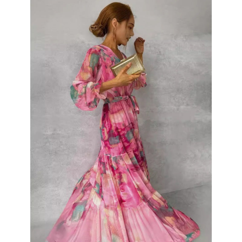 Nyla – Rochie Elegantă cu Flori și Decolteu în V
