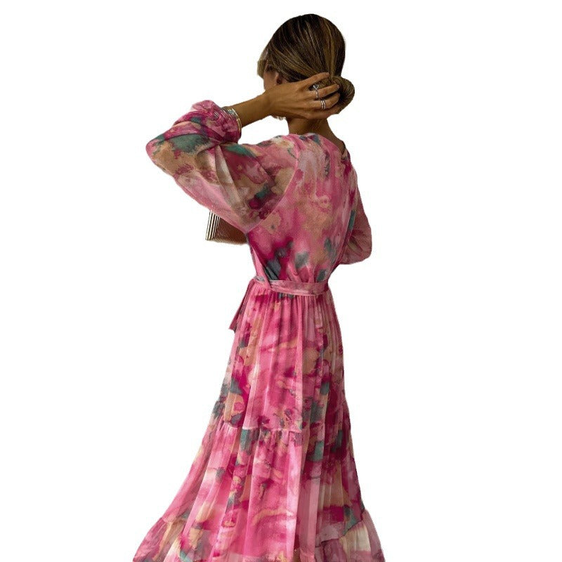 Nyla – Rochie Elegantă cu Flori și Decolteu în V