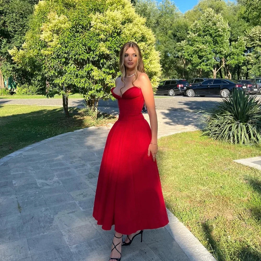 Aria – Rochie Midi Plisată Fără Bretele