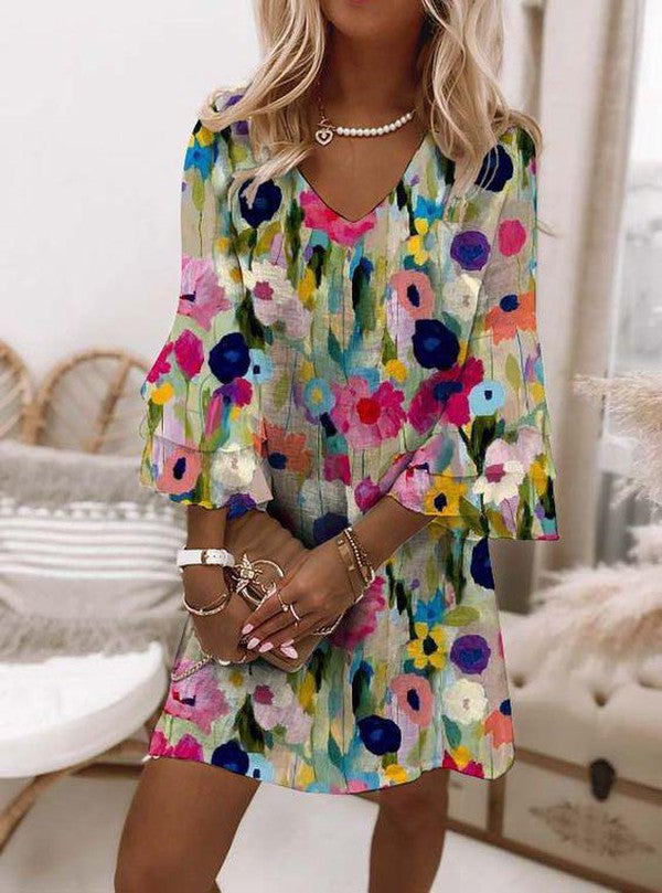 Rochie Mini cu Imprimeu Floral Romantic și Decupaj în V