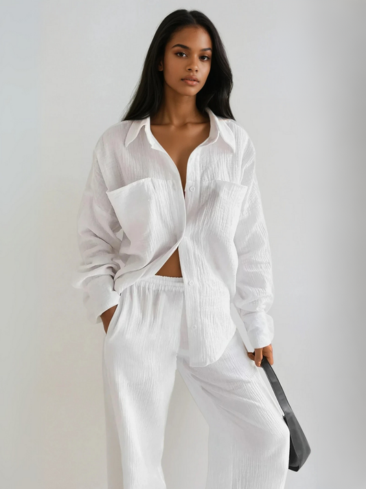 Set minimalist, ușor, cu cămașă și pantaloni