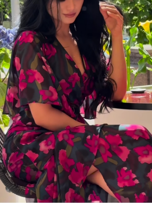VIVIANA – ROCHIE MAXI ÎNVELIȘ CU ELEGANȚĂ ÎN FLORILE ÎN FLOR