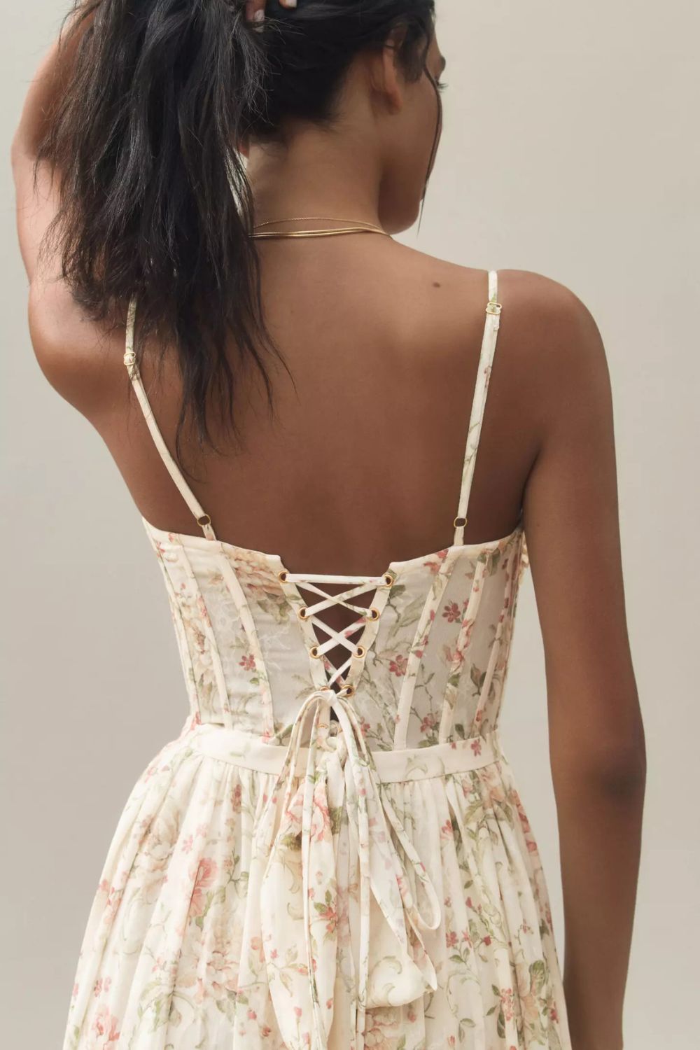Alira | Rochie Elegantă Florală de Vară