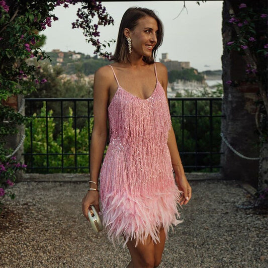 ALEXIS – ROCHIE DE PETRECERE MODERNĂ CU PENE PENTRU IEȘIREA NOAPTEI