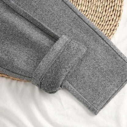 Lea | Pantaloni plisati pentru femei