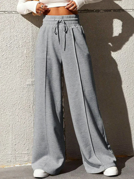 Pantaloni de trening largi, casual și eleganți pentru plimbări prin oraș