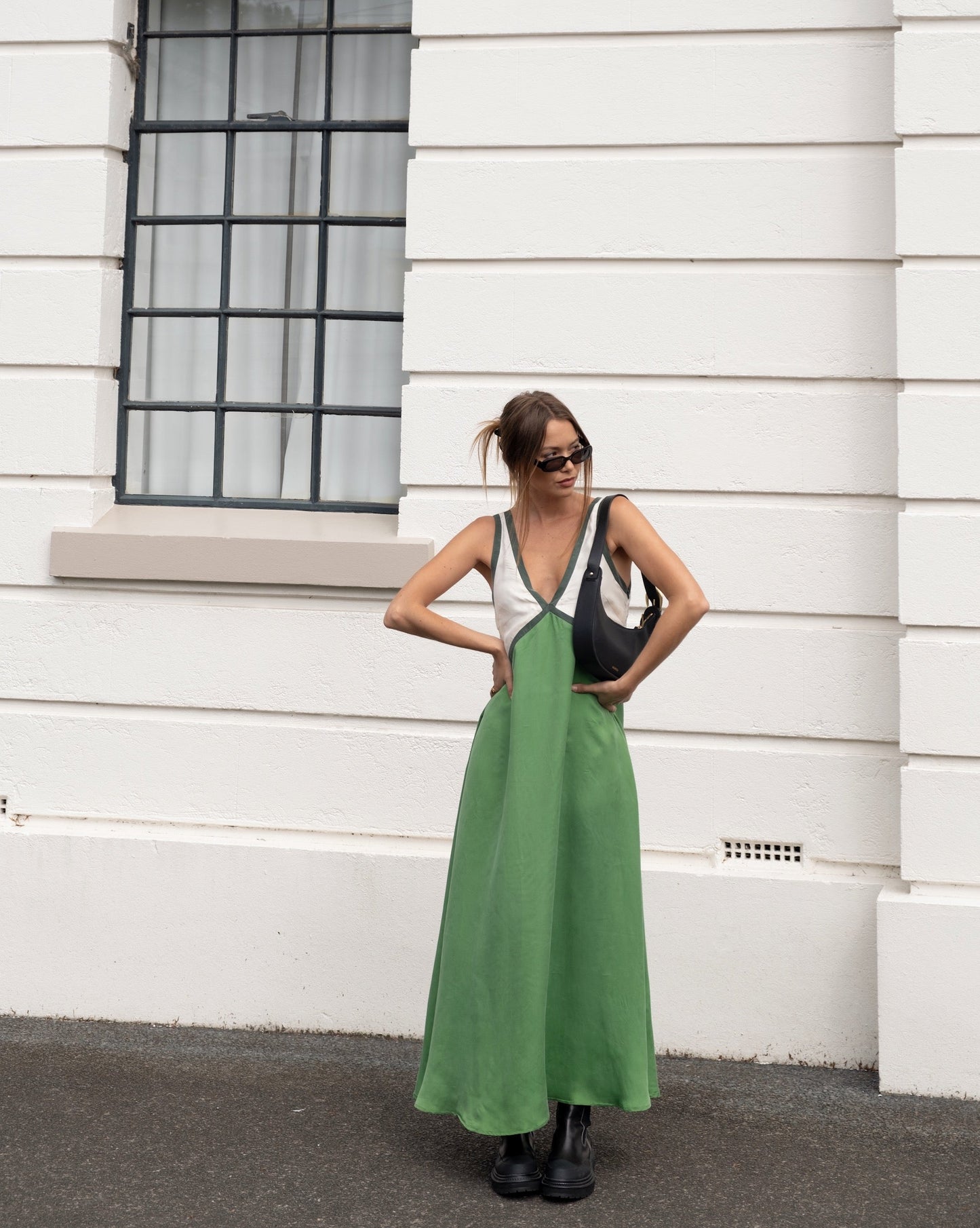 Laken – Rochie Maxi Ușoară cu Decolteu în V