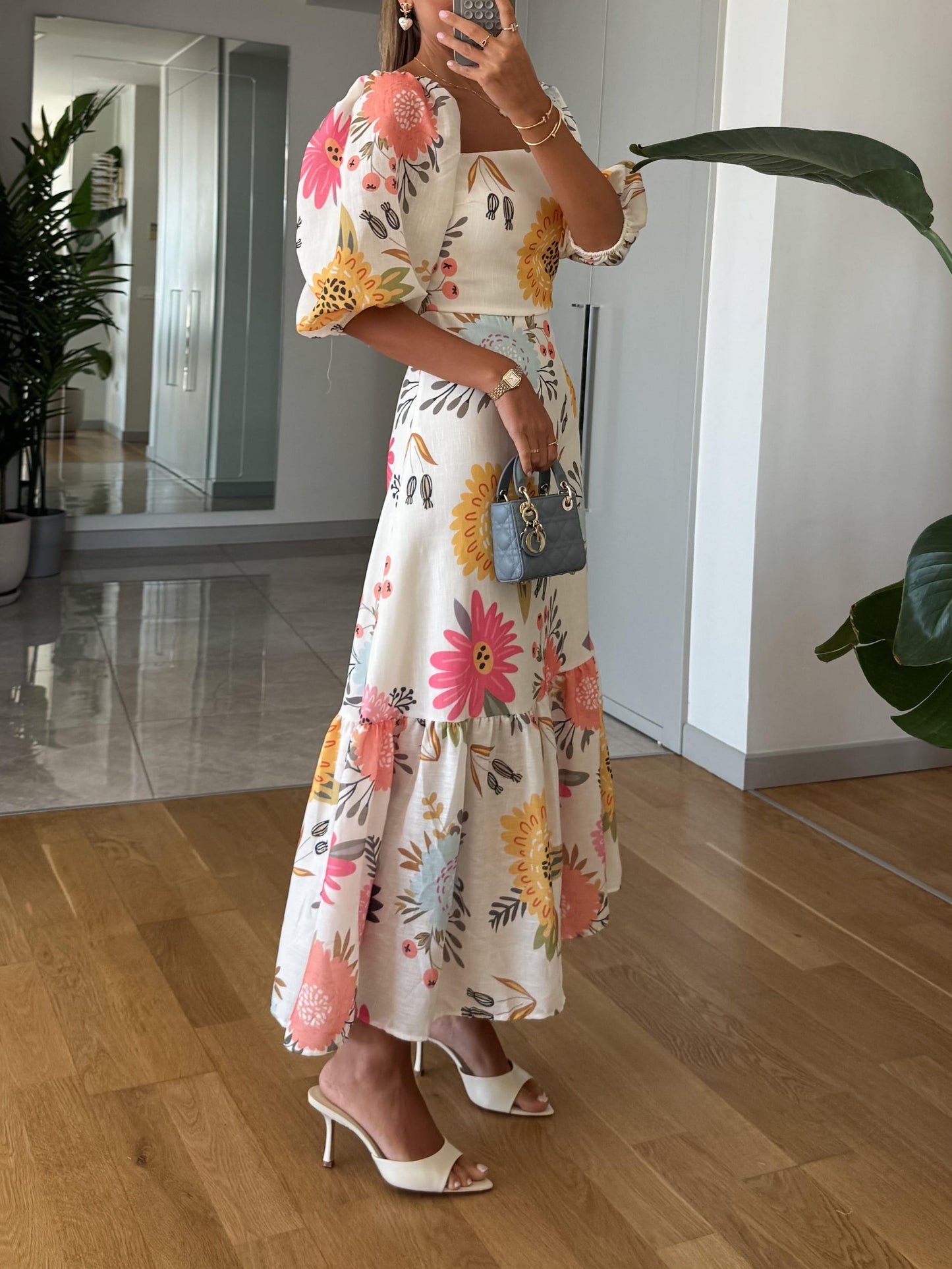 CAMILLE – ROCHIE CU MÂNECI PUFOASE ȘI ELEGANȚĂ ÎN FLORILE