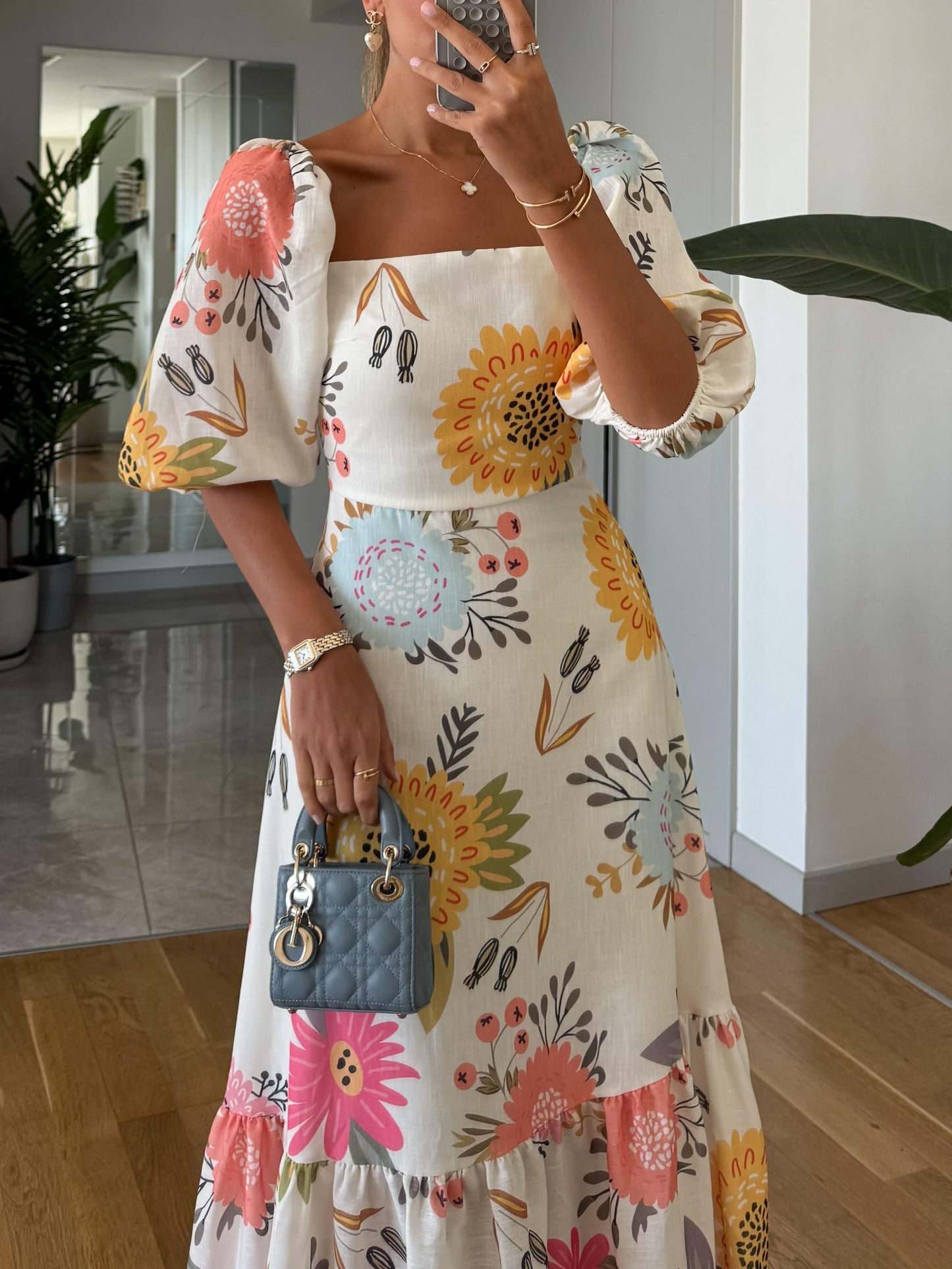 CAMILLE – ROCHIE CU MÂNECI PUFOASE ȘI ELEGANȚĂ ÎN FLORILE